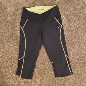 Old Navy Active Cropped Leggings